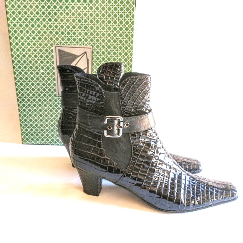Vintage J. Renee' Black Crocodile Boots with Heels - 9M